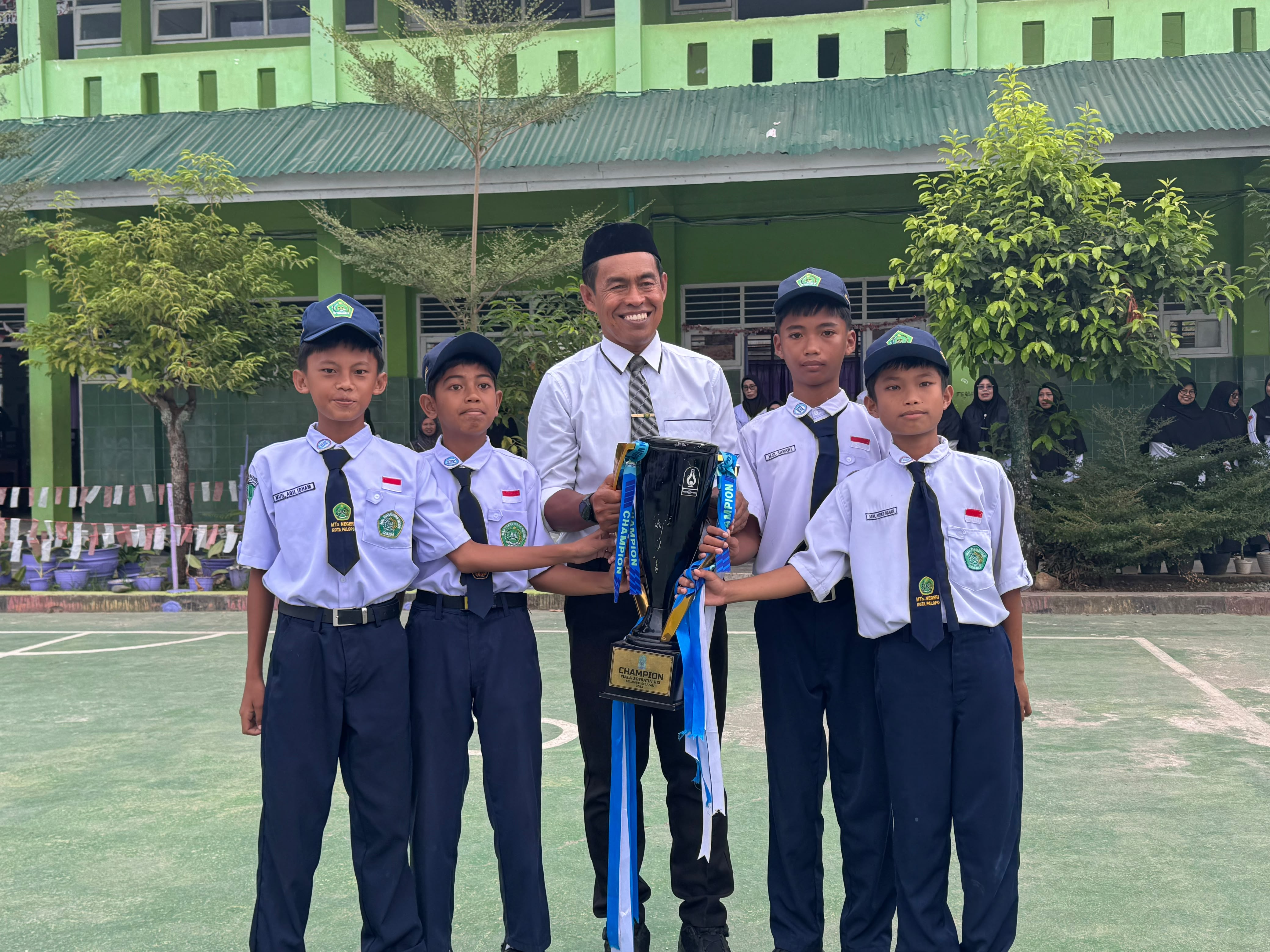 Empat Siswa MTSN Kota Palopo Menjuarai Piala Soeratin U-13 Zona Sulawesi Selatan