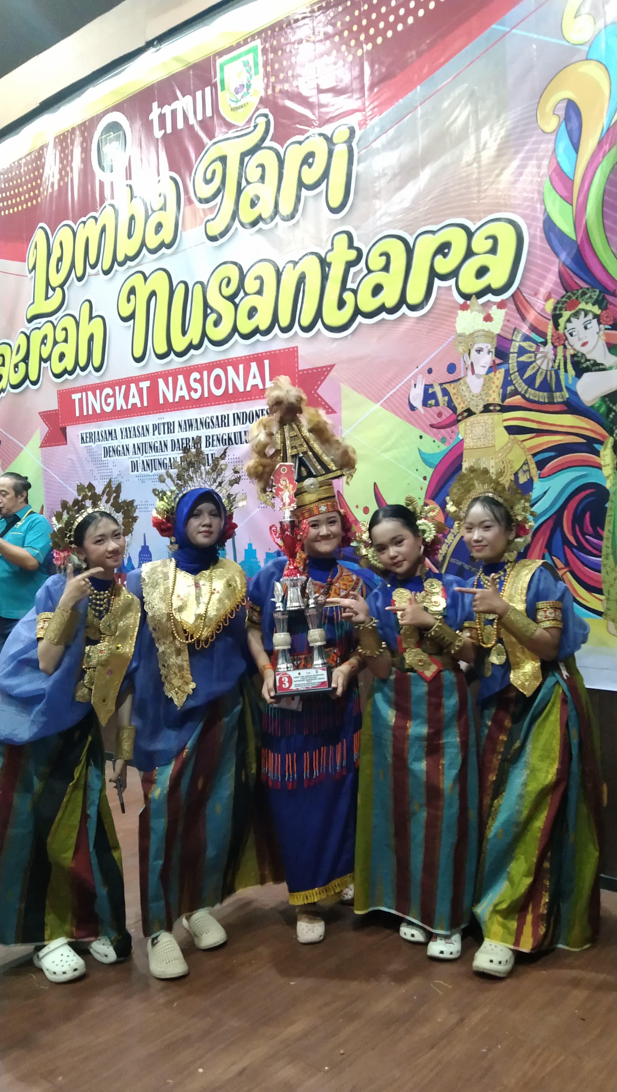 Harumkan Nama Daerah, Tiga Siswa MTSN Kota Palopo Sabet Juara III Tari Daerah Nasional Di Jakarta